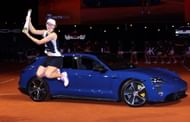 Swiatek at the 2023 Porsche Tennis Grand Prix.